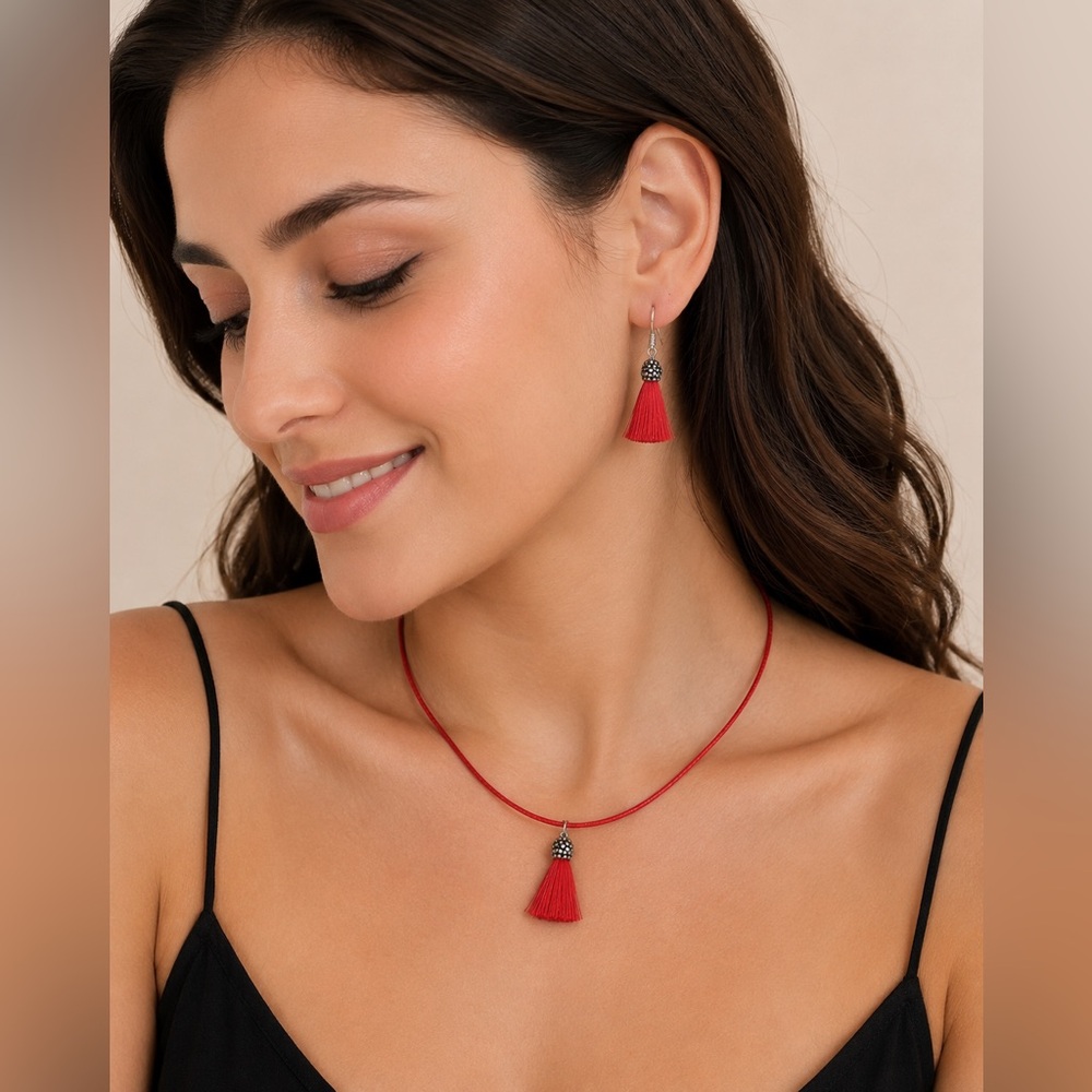 🪎 3/$30 Tussle Necklace and earrings set